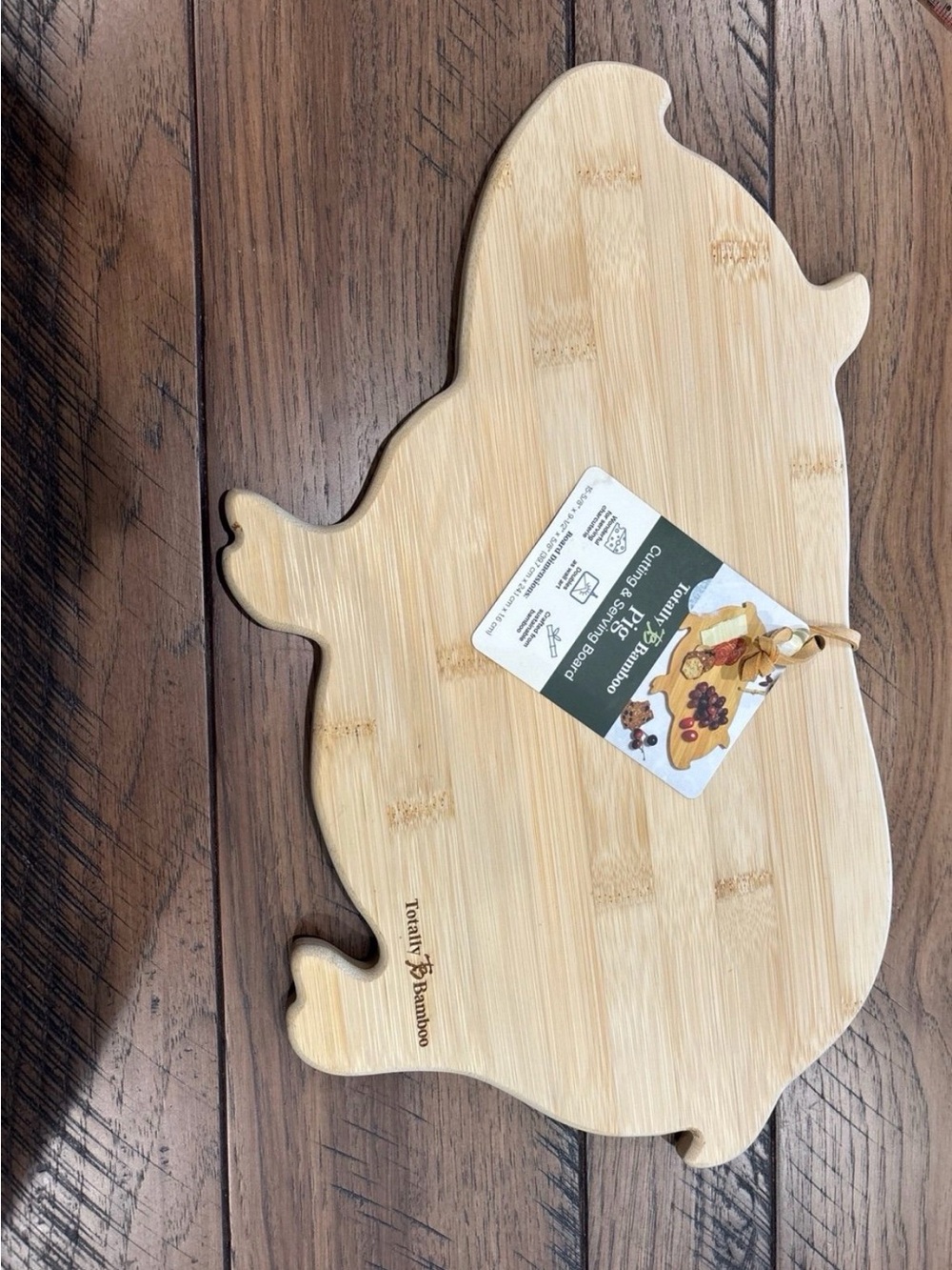 Totally Bamboo Pig-Shaped Bamboo Serving & Cutting Board - Natural